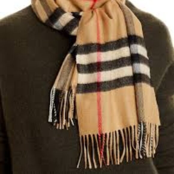 Classic Burberry Scarf - Picture 1 of 4